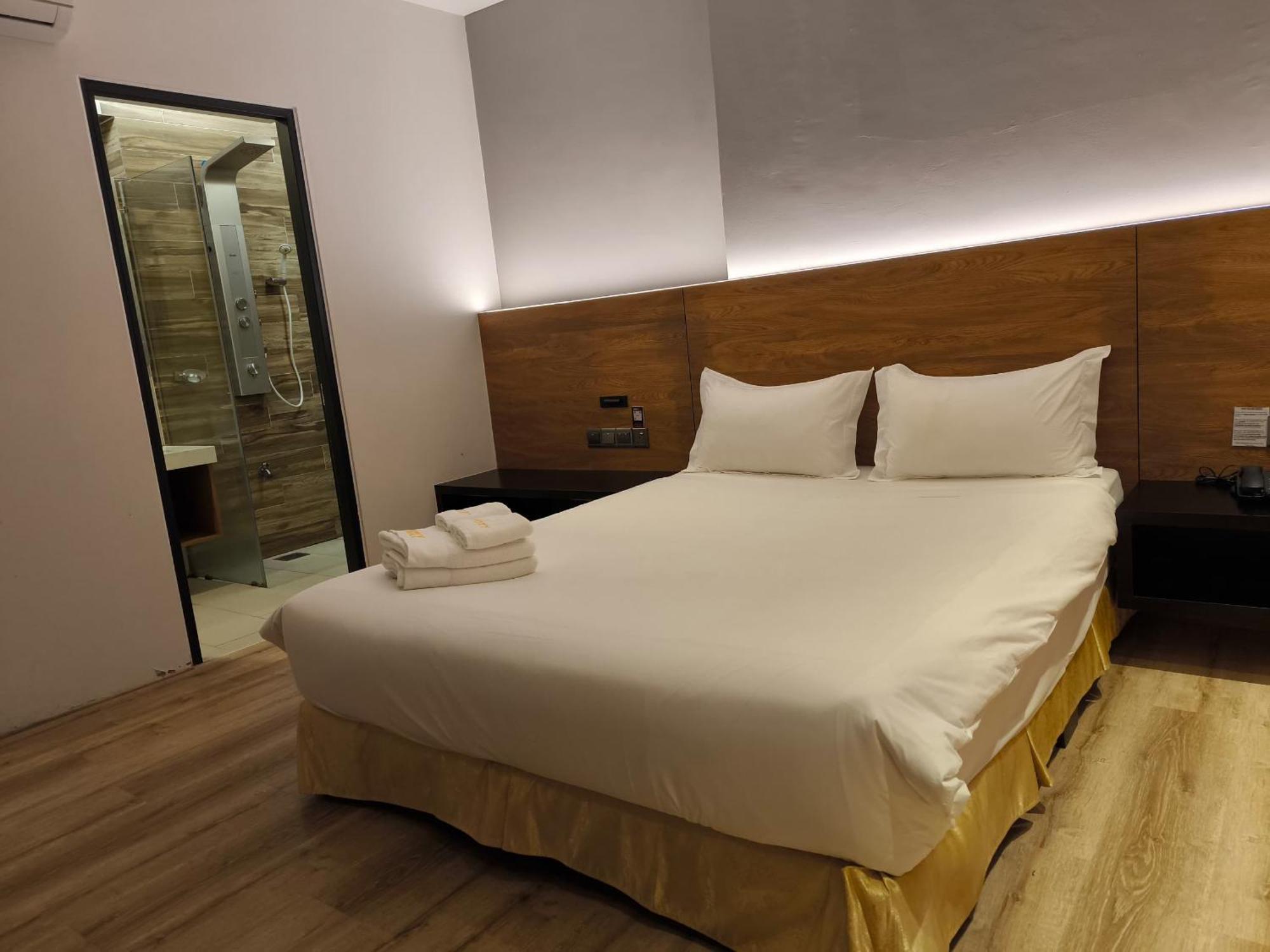 Roxy Hotel Padungan Kuching Exterior foto