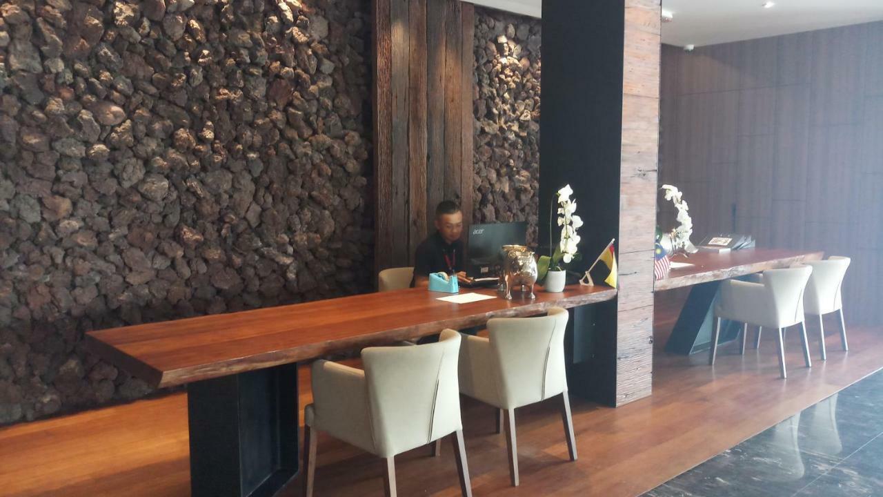 Roxy Hotel Padungan Kuching Exterior foto